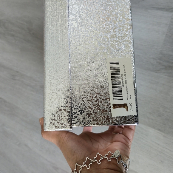 Embroidered Tan Western Cowboy Boots - Picture 15 of 15